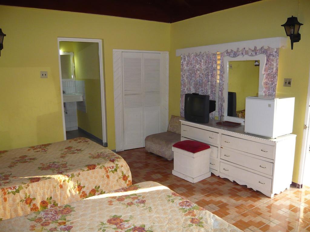 Eddies Tigress 2 Negril Szoba fotó